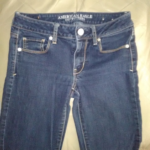 AEO 5-Pocket Super Stretch Skinny Jeans Sz 2S EUC! - Picture 2 of 7